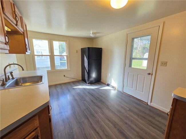 Building Photo - 236 A Allen St