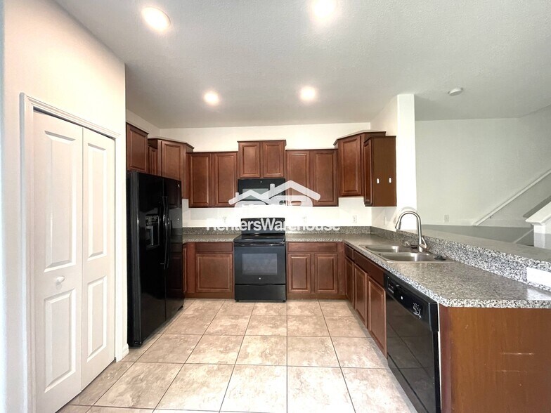 Building Photo - 12942 Utopia Gdns Wy