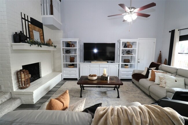 Building Photo - 25107 Spring Creek Dr