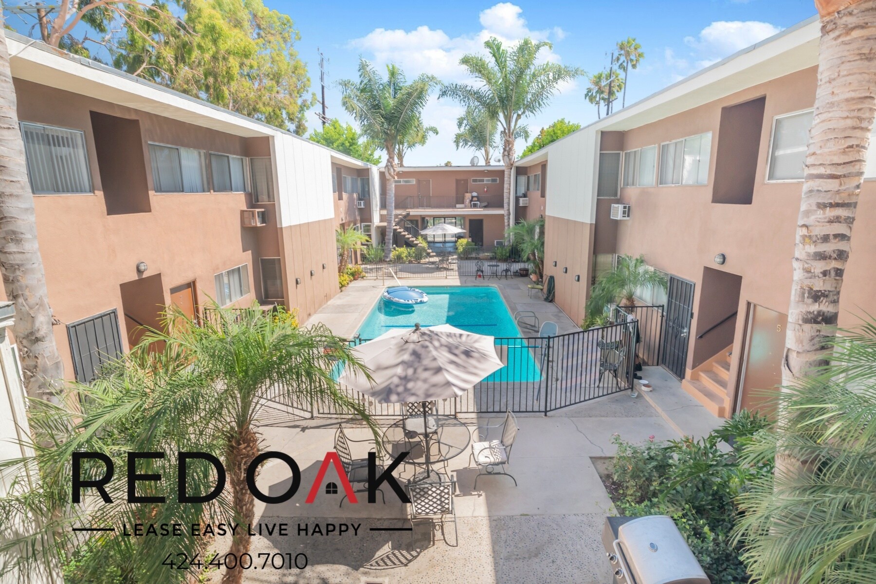 Building Photo - 15405 Vanowen St