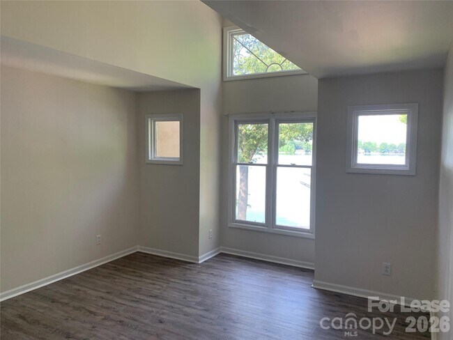 Building Photo - 672 Portside Dr