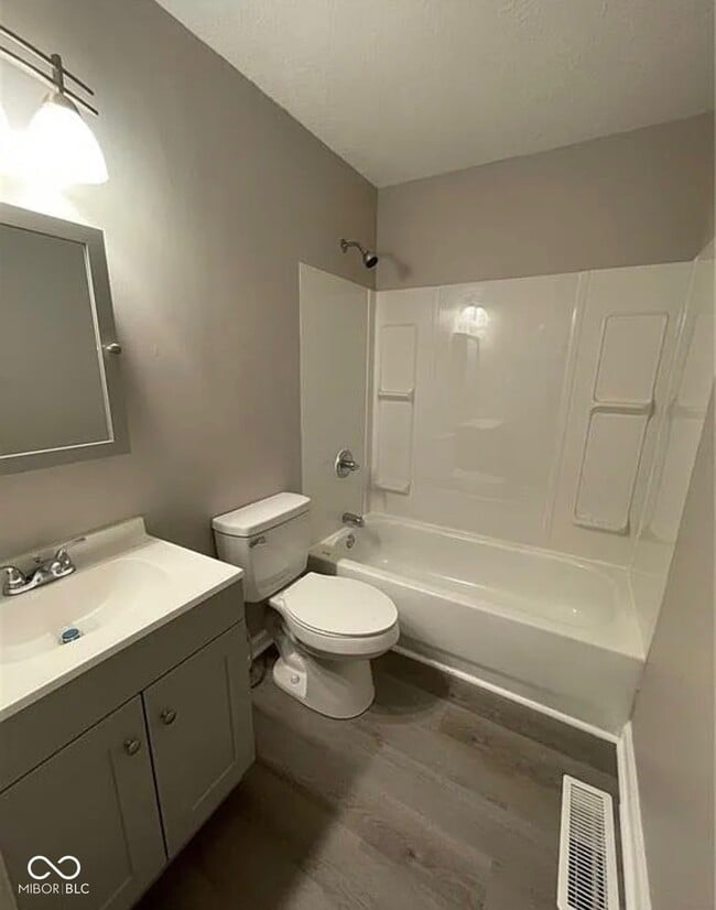 Building Photo - 2926 Eagledale Dr