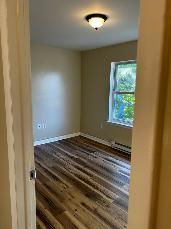 Building Photo - 361 Warren Ave