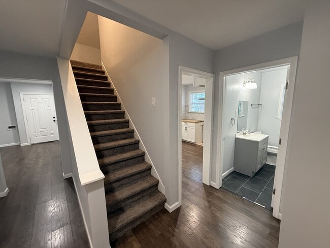 Building Photo - 1031 N Belvedere Blvd