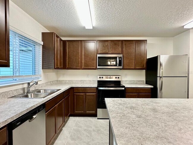 Building Photo - 2872 Sanctuary Dr