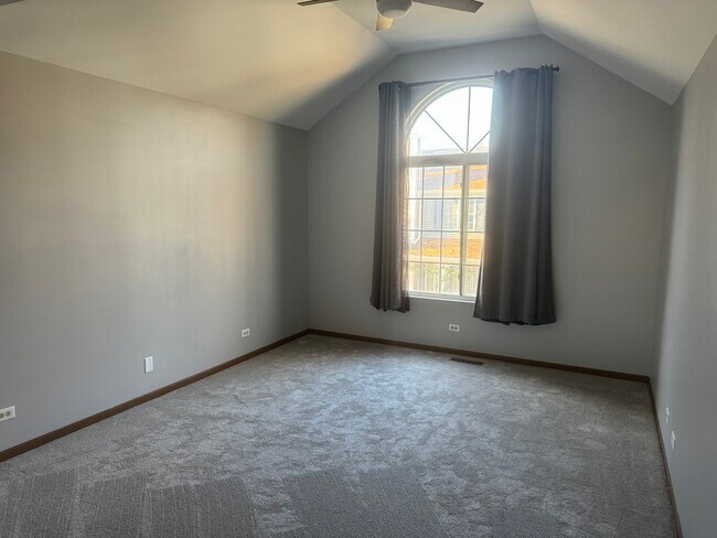 Building Photo - 1236 Sandhurst Ln