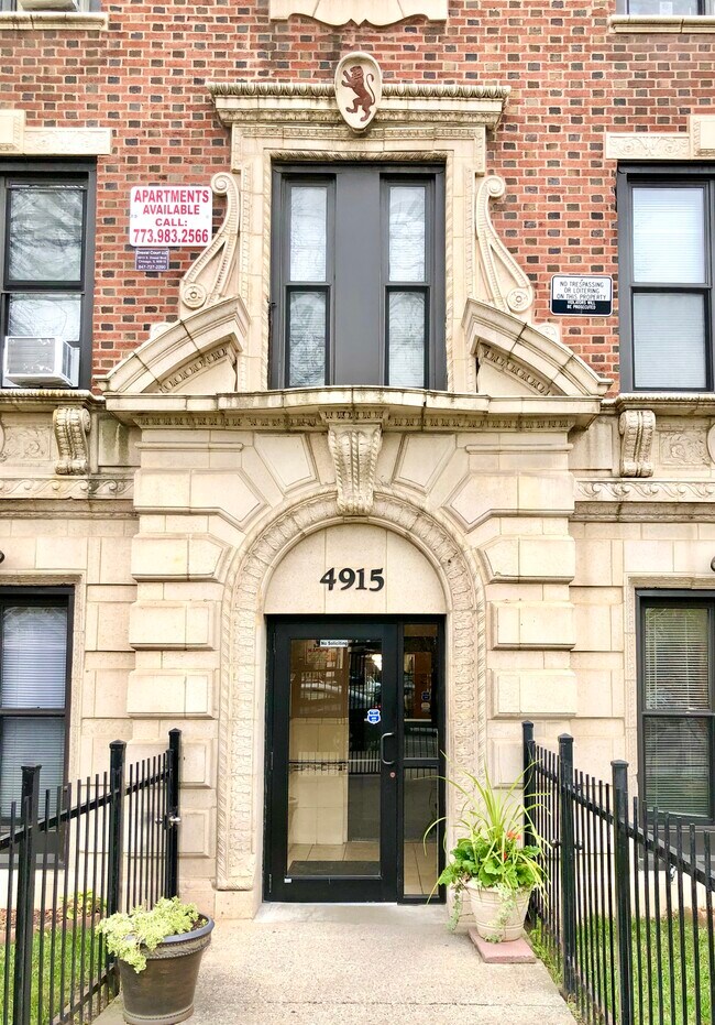 Building Photo - 4915 S Drexel Apartments