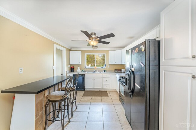 Building Photo - 5676 Mellie Ln