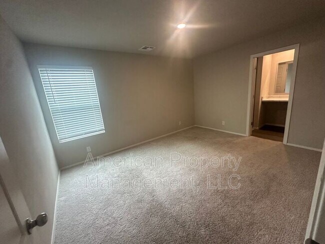 Building Photo - 1107 W Abilene Rd