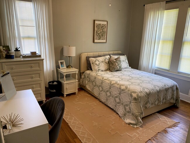 Building Photo - Available June 1!  Charming house close to downtown and La Tech!