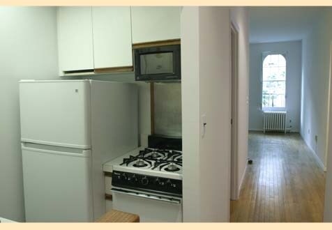 Building Photo - 311 E 92nd St