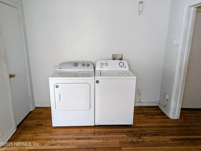 Building Photo - 2136 College St