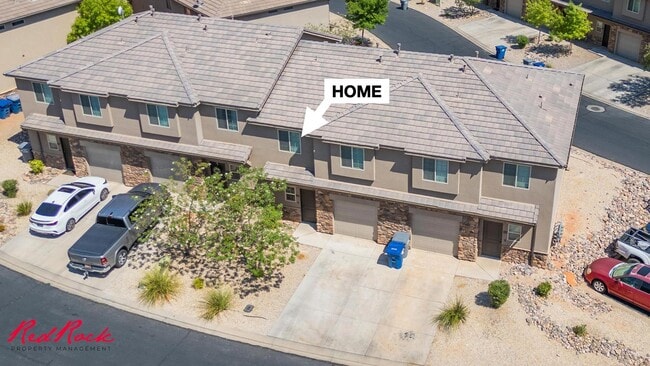 Building Photo - Charming 3 bedroom Townhome. 2 Community Pools!