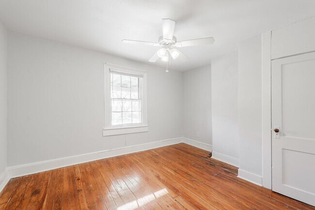 Building Photo - Great Apartment in Church Hill for Rent!