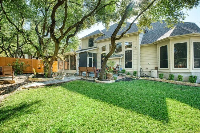 Building Photo - 1800 Bluffwood Pl