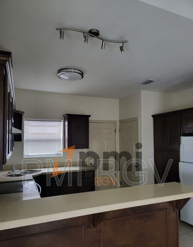 Building Photo - 403 N Lotto Ln