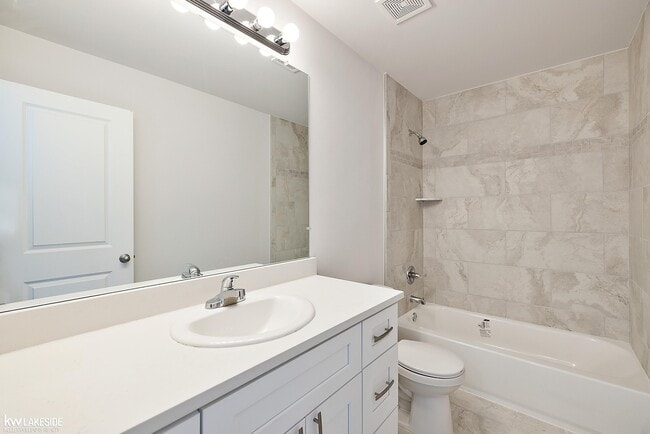 Building Photo - 23827 Shadow Woods Dr