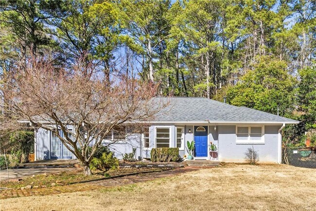 Building Photo - 3006 Hollywood Dr