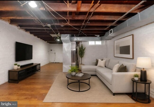 Building Photo - 2811 Mayfield Ave