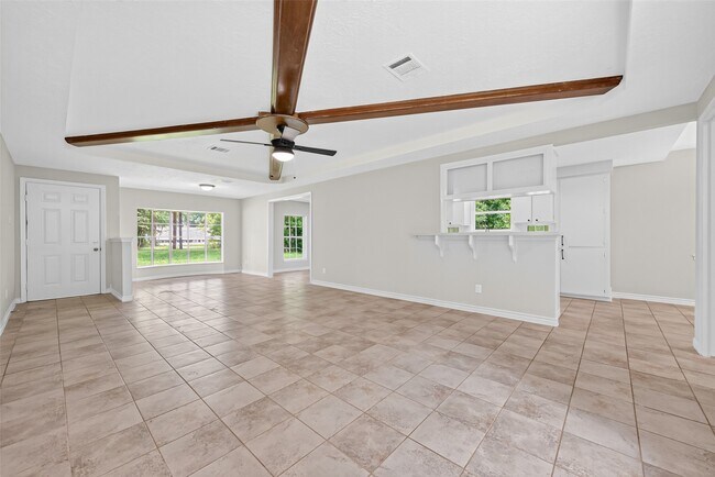 Building Photo - 18747 Woodridge Dr