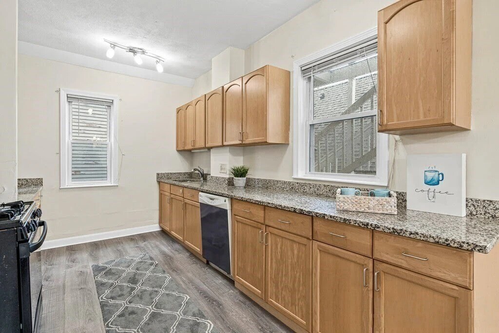 Building Photo - 7 Washburn Ter