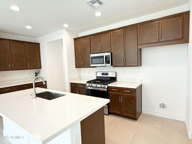Building Photo - 17017 W Shangri La Rd