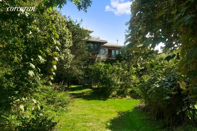 Building Photo - 132 S Briar Patch Rd