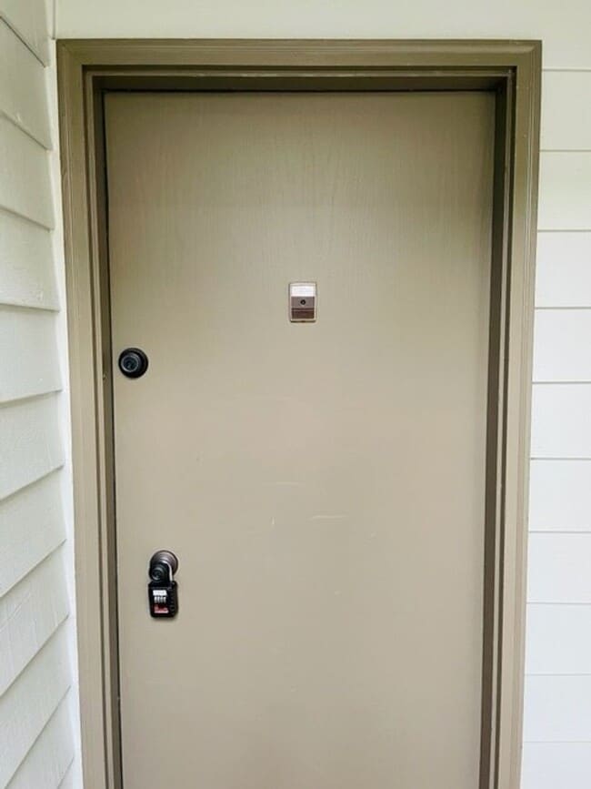 Building Photo - Great Location 2 Bedroom Condo!