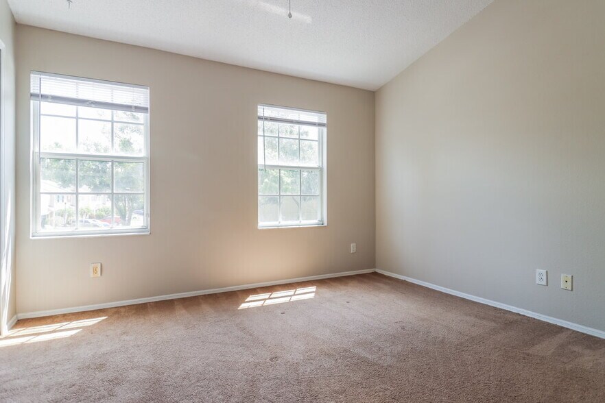 Building Photo - 5512 Carrollwood Key Dr