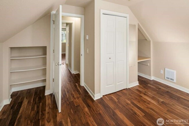Building Photo - 4Bd/1.5Ba Kirkland House