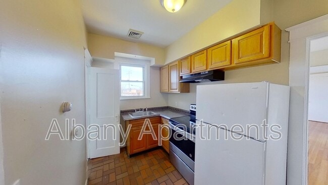 Building Photo - 469 Delaware Ave