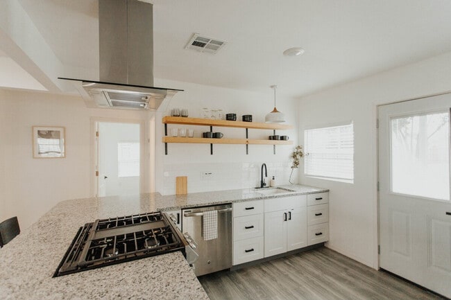 Building Photo - 3729-3727 N 24th St