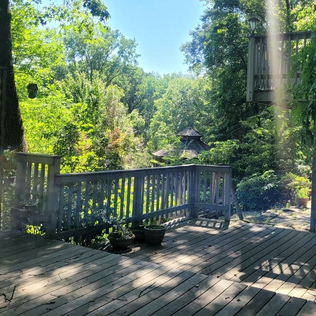 Building Photo - Five Bedroom Home on Portage Creek