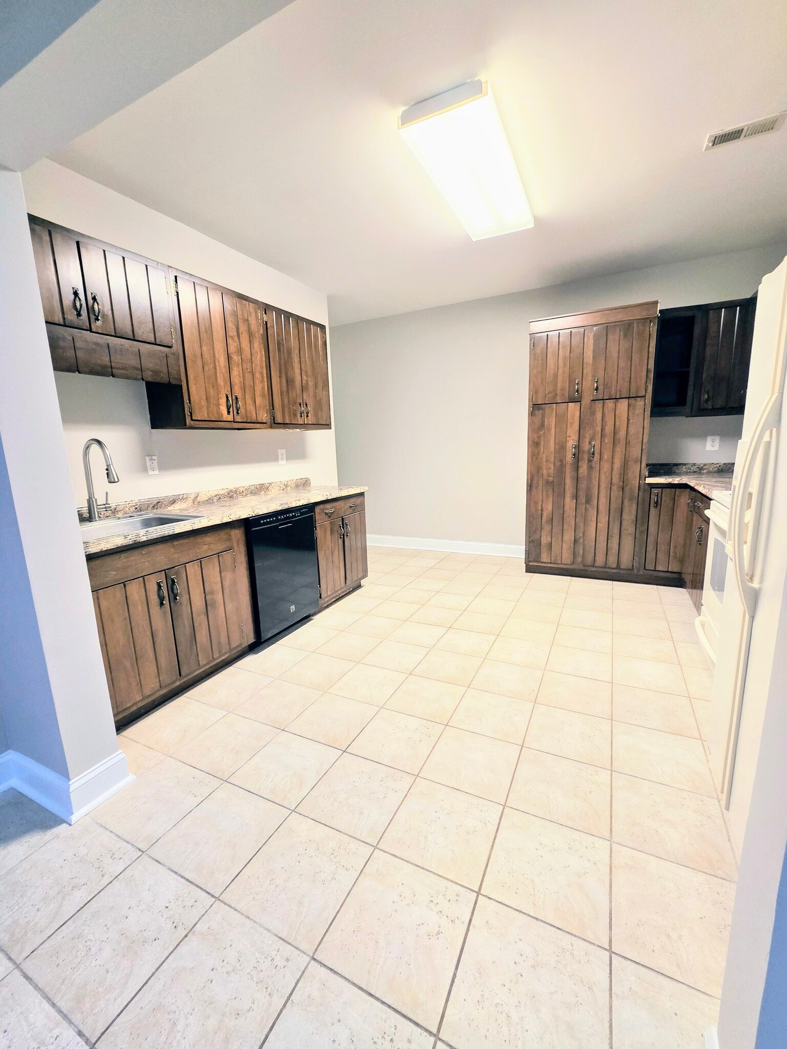 Building Photo - 10850 Misty Creek Ct