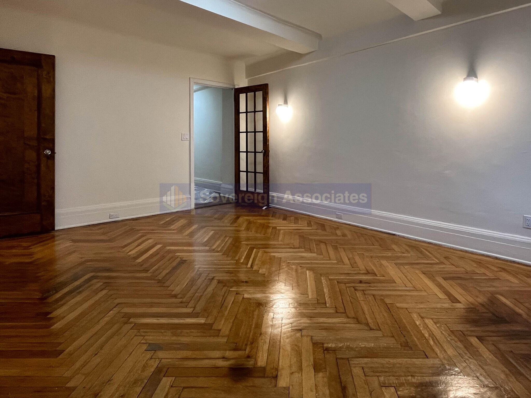 Building Photo - 77 W 104th St