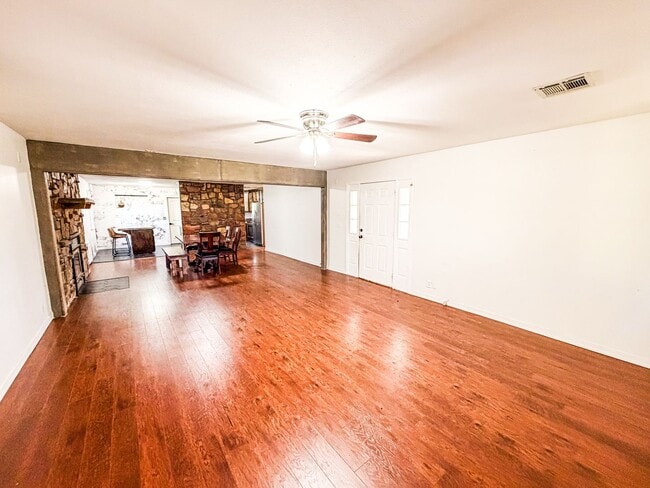 Building Photo - Fully Renovated Modern Farmhouse in Quiet Jennings