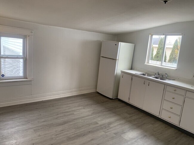 Building Photo - 1464 Beach St