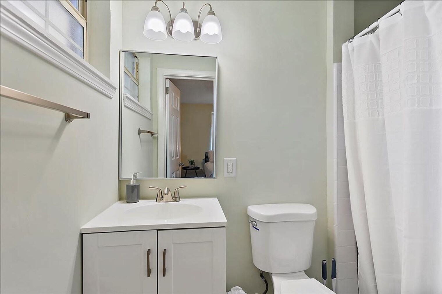 Building Photo - 8633 Emerald Isle Cir S