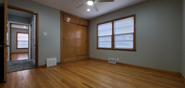 Building Photo - 1335 O Ave NE