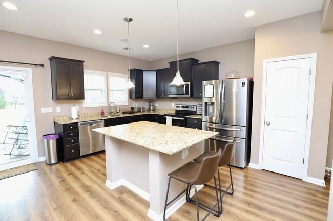 Building Photo - 500 Kittiwake Ln