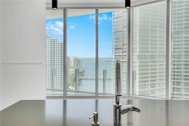 Building Photo - 300 Biscayne Blvd Way