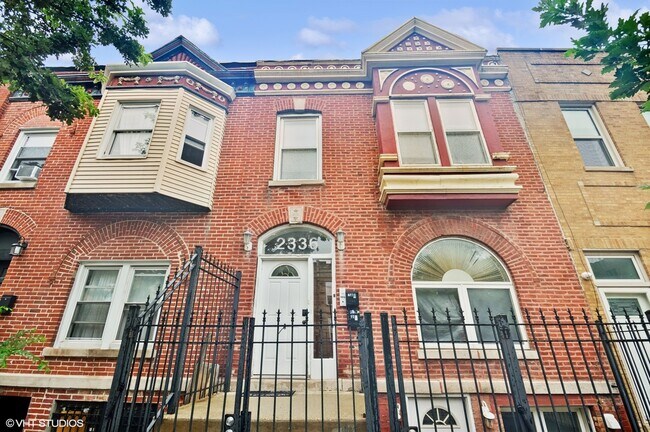 Primary Photo - 2336 W Taylor St
