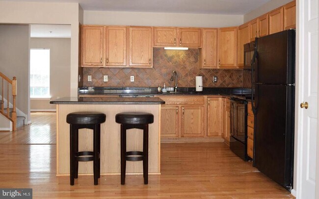Building Photo - 23 Creekside Dr