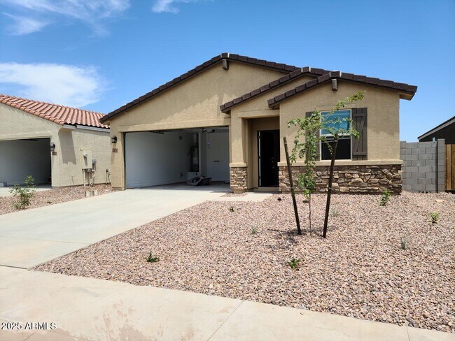 Primary Photo - 336 W Tenia Trail