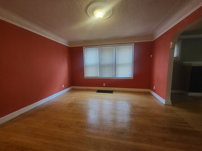 Building Photo - Washburn