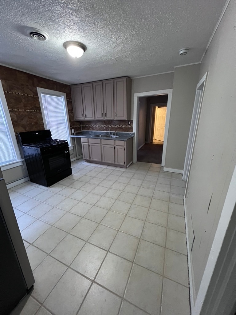 Building Photo - 2636 N Richards St