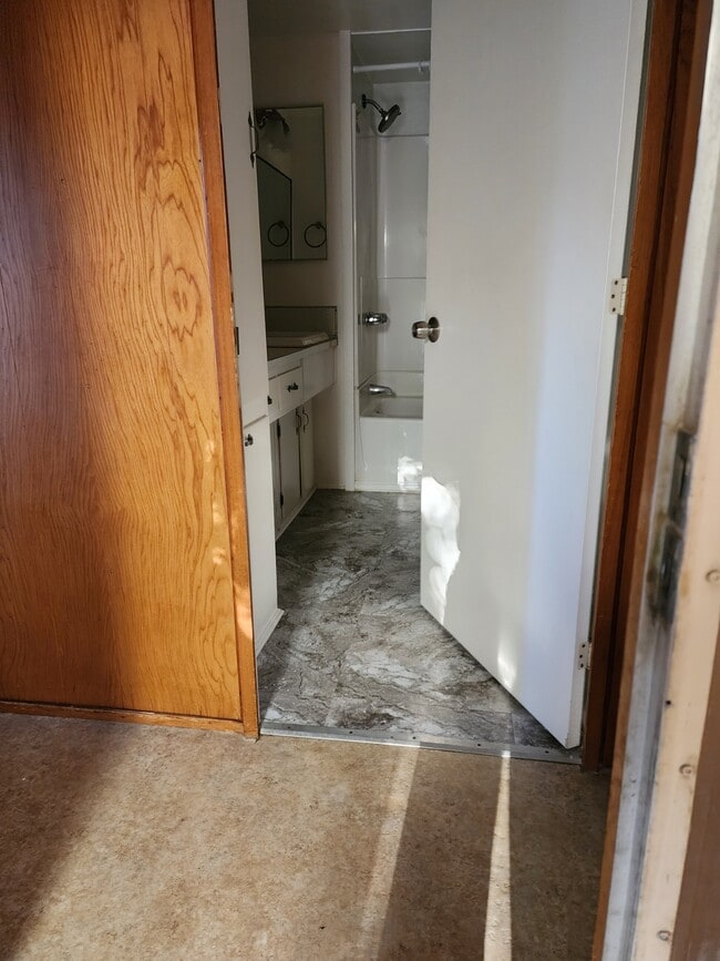 Building Photo - 2790 US-101