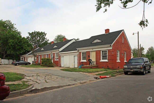 Building Photo - Gatewood Manor Apartments