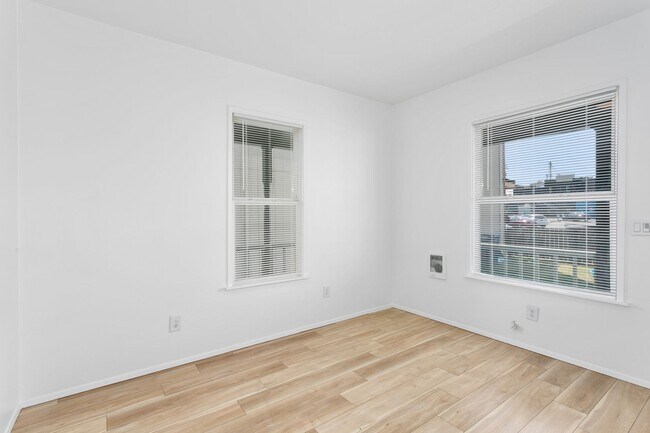 Building Photo - 5413 S Puget Sound Ave