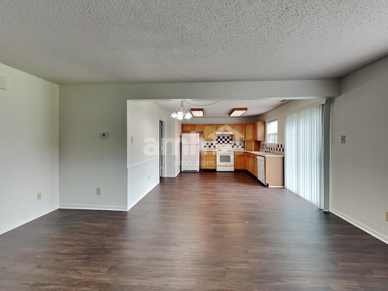 Building Photo - 7540 Wymm Ln
